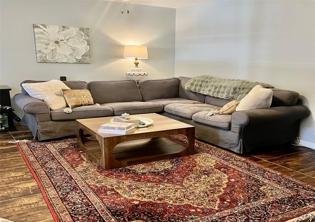 2nd image of 5343 Richmond Ave #30, Houston, TX 77056 | MLS# 38892644