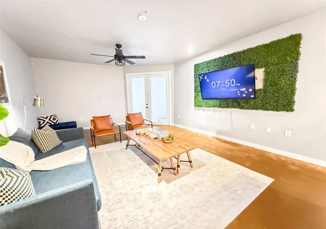 1st image of 2216 Chenevert St, Houston, TX 77003