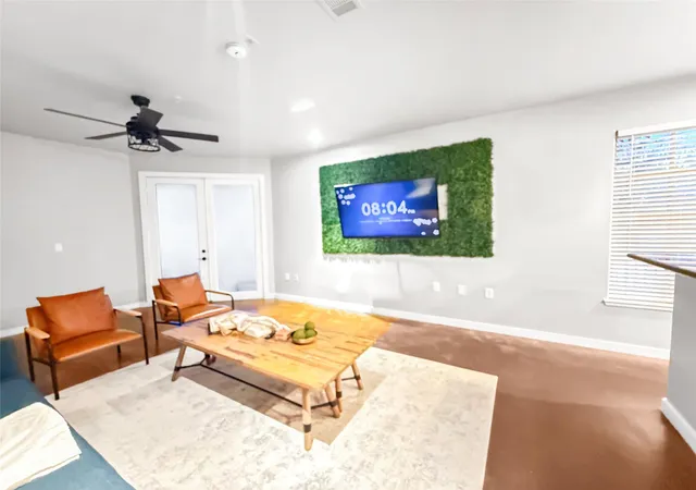 3rd image of 2216 Chenevert St, Houston, TX 77003