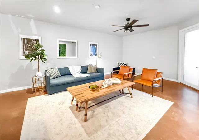 5th image of 2216 Chenevert St, Houston, TX 77003