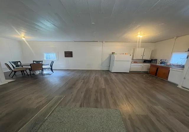 Photo 3 of Single family home for sale at 213 S Hill St, Alvin, TX 77511 | MLS# 60988185 | Listing updated on 2026-10-09