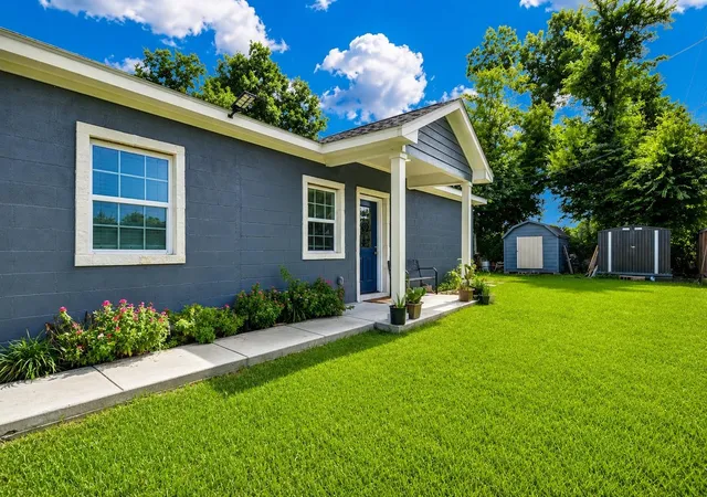 Photo 2 of Single family home for sale at 702 Ghinaudo Rd, Brazoria, TX 77422 | MLS# 74800807 | Listing updated on 2026-07-23