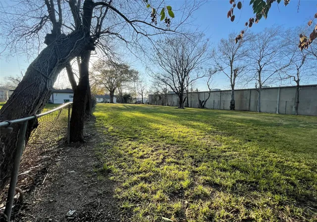 5th image of 6401 Kassarine Pass, Houston, TX 77033 | MLS# 84038940