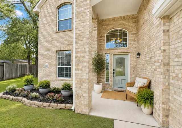Photo 2 of Sale Pending at 16806 Harbor Mist Ct, Crosby, TX 77532 | MLS# 38845487 | Listing updated on 2026-09-09