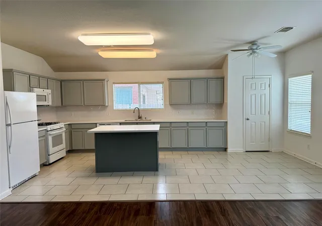 Photo 4 of Single family home for sale at 2210 Tremont Trail Ln, Katy, TX 77450 | MLS# 65138156 | Listing updated on 2026-08-28