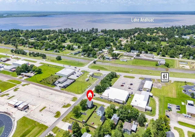 Homes for sale in Anahuac, TX | 201 E Texas Ave S, Anahuac, TX 77514 | MLS# 12964267