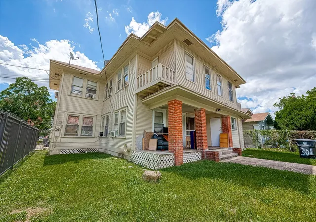 2nd image of 301 Grace St, Houston, TX 77003