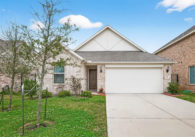 Photo 1 of Single family home for sale at 233 Bonita Beach Dr, Katy, TX 77493 | MLS# 54077242 | Listing updated on 2026-09-14