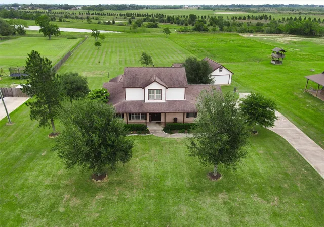 3rd image of 3026 Dees Cir, Sealy, TX 77474 | MLS# 52647329
