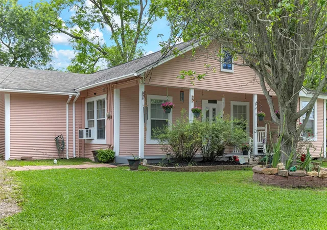 Photo 3 of Single family home for sale at 120 Willow St, Humble, TX 77338 | MLS# 28060741 | Listing updated on 2026-08-08