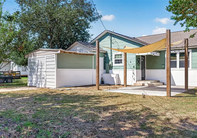 Photo 3 of Single family home for sale at 1403 N Avenue F, Freeport, TX 77541 | MLS# 32901841 | Listing updated on 2026-09-12