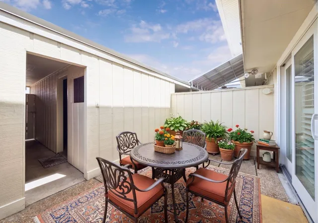 Photo 4 of Sale Pending at 2501 Tarrytown Mall #72, Houston, TX 77057 | MLS# 59200327 | Listing updated on 2026-09-10