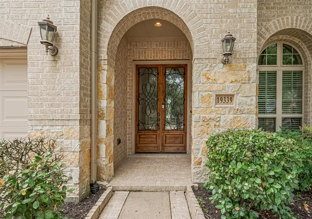 5th image of 19339 Oxford Haven Dr, Cypress, TX 77433 | MLS# 96126348