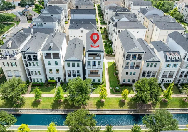 Photo 3 of Single family home for sale at 814 Dunleigh Meadows Ln, Houston, TX 77055 | MLS# 51591990 | Listing updated on 2026-09-09