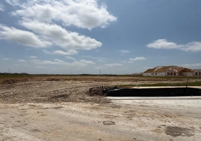 Photo 4 of Single family home for sale at 18626 Pink Lemon Dr, Manvel, TX 77578 | MLS# 18067063 | Listing updated on 2026-08-21