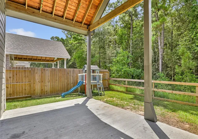 Photo 3 of Single family home for sale at 525 Little Spring Ct, Anahuac, TX 77514 | MLS# 93008945 | Listing updated on 2026-09-16