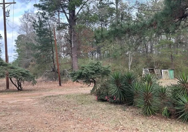 Photo 10 of Single family home for sale at 15981 Fm 31, Marshall, TX 75672 | MLS# 65976720 | Listing updated on 2026-10-03