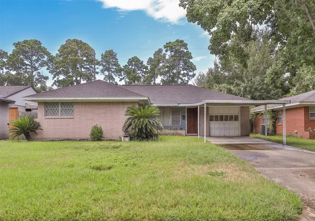1st image of 851 Sara Rose St, Houston, TX 77018 | MLS# 26877810