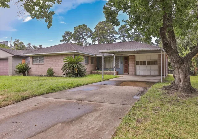 2nd image of 851 Sara Rose St, Houston, TX 77018 | MLS# 26877810