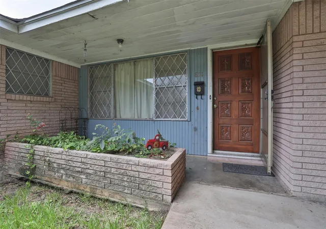 3rd image of 851 Sara Rose St, Houston, TX 77018 | MLS# 26877810