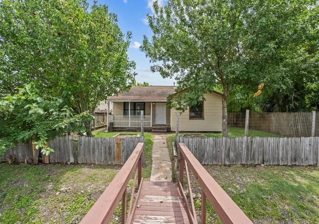 Photo 1 of Single family home for sale at 810 23rd Street N, Texas City, TX 77590 | MLS# 31235956 | Listing updated on 2026-05-14