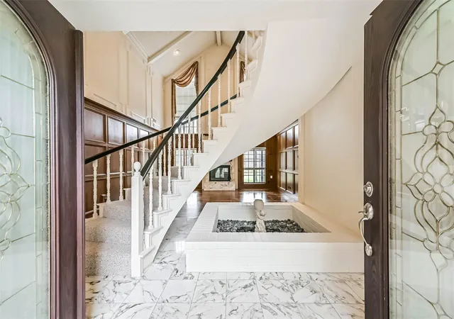 2nd image of 1410 Osborne Dr, Friendswood, TX 77546 | MLS# 52058860