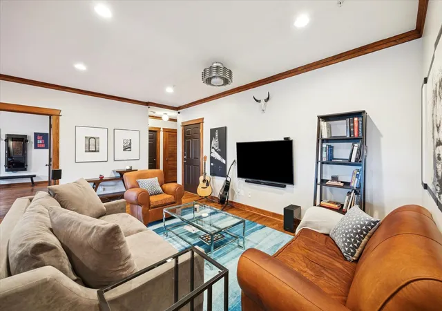Photo 3 of Sale Pending at 215 W Norma St #301, Houston, TX 77009 | MLS# 67286674 | Listing updated on 2026-09-18