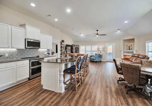 Photo 3 of Townhouse for sale at 12503 Ravensway Ctr Dr #410, Cypress, TX 77429 | MLS# 21220493 | Listing updated on 2026-09-21