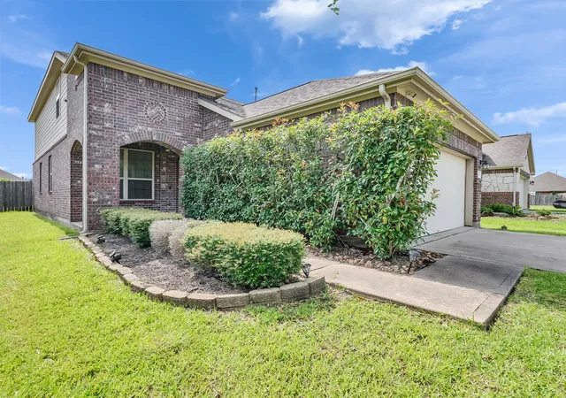 1st image of 6864 Juniper Arbor Ln, Dickinson, TX 77539 | MLS# 18939710