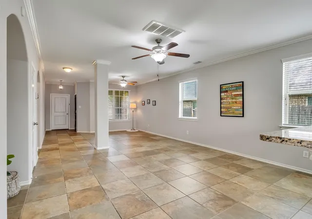 Photo 4 of Single family home for sale at 6864 Juniper Arbor Ln, Dickinson, TX 77539 | MLS# 18939710 | Listing updated on 2026-08-19