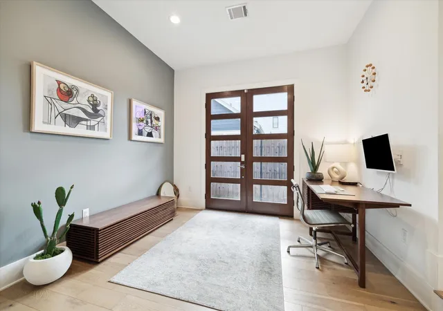 Photo 3 of Single family home for sale at 823 Aurora St, Houston, TX 77009 | MLS# 37656589 | Listing updated on 2026-08-27