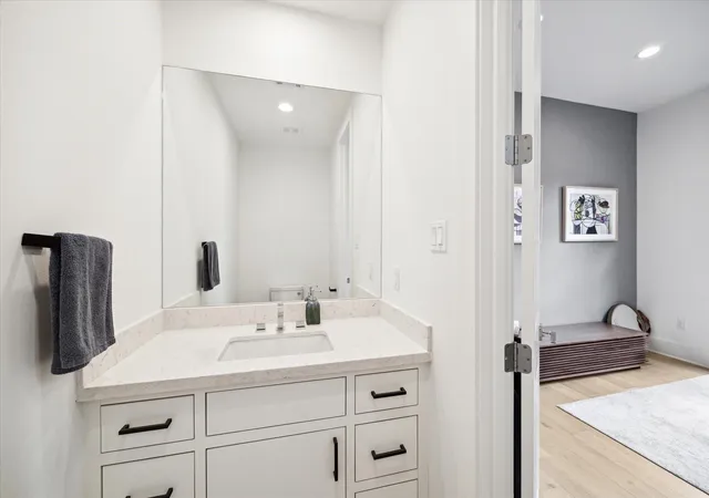 Photo 4 of Single family home for sale at 823 Aurora St, Houston, TX 77009 | MLS# 37656589 | Listing updated on 2026-08-27