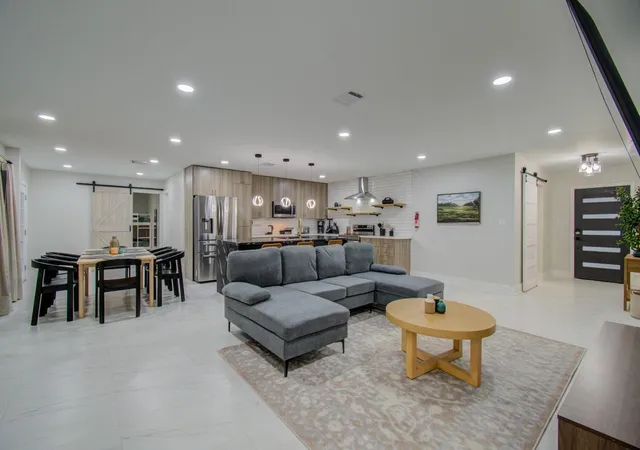 4th image of 5539 Edith St, Houston, TX 77081 | MLS# 13251203
