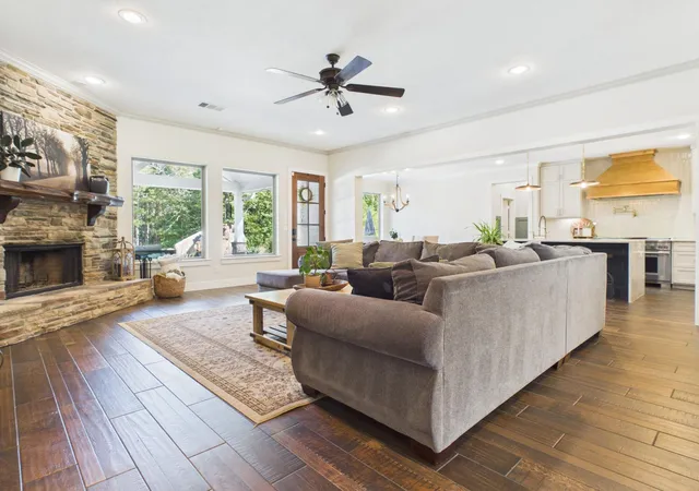 Photo 1 of Single family home for sale at 1726 Browders Loop E, New Waverly, TX 77358 | MLS# 94404085 | Listing updated on 2026-09-18