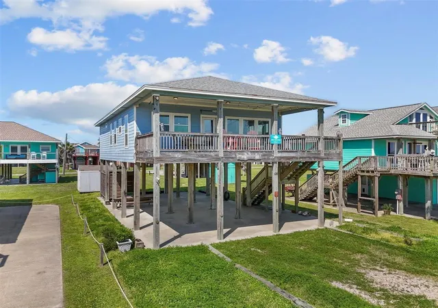 Photo 2 of Single family home for sale at 135 Ocean Shore Dr, Port Bolivar, TX 77650 | MLS# 29393840 | Listing updated on 2026-06-15