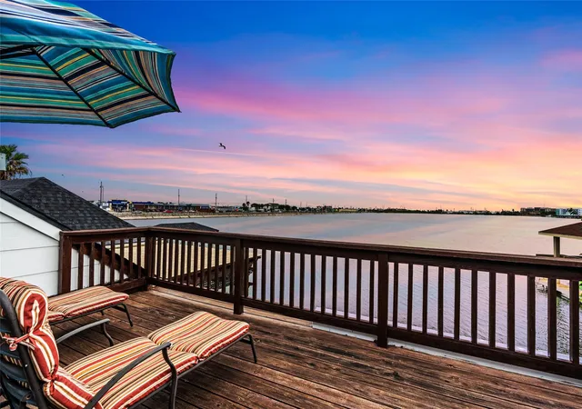 Photo 4 of Single family home for sale at 36 S Shore Dr, Galveston, TX 77551 | MLS# 69888573 | Listing updated on 2026-07-11