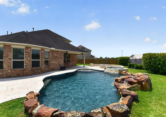 2nd image of 1303 Ownby Ct, Pearland, TX 77581 | MLS# 10325349