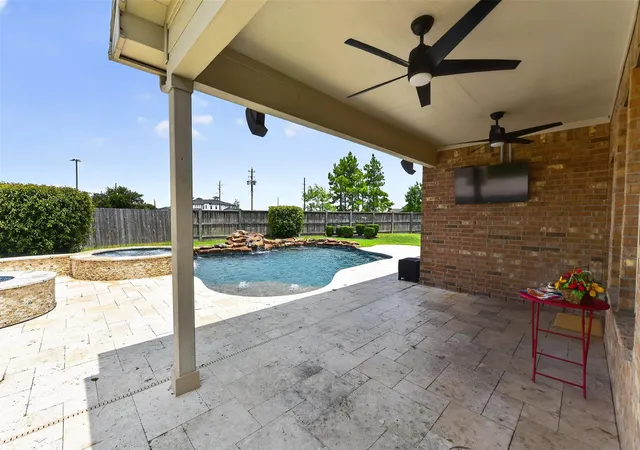 4th image of 1303 Ownby Ct, Pearland, TX 77581 | MLS# 10325349