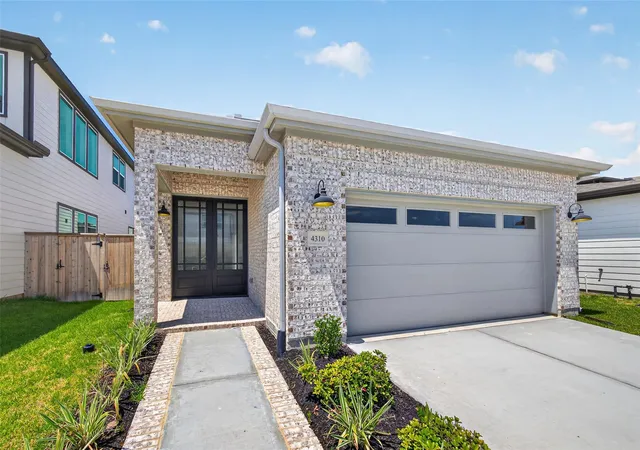 Homes for sale in Stafford, TX | 4310 Avron Dr, Stafford, TX 77477 | MLS# 43432853