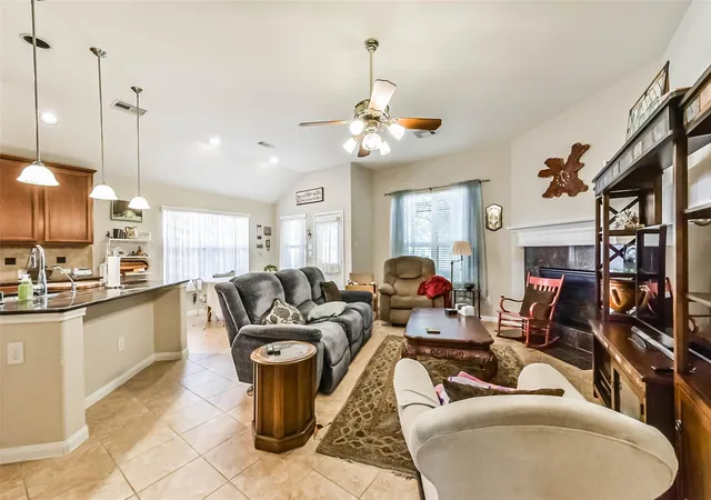 Photo 4 of Single family home for sale at 7410 Lynnbrook Fls Ln, Humble, TX 77396 | MLS# 14786672 | Listing updated on 2026-07-12