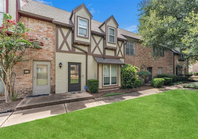 2nd image of 14723 Barryknoll Ln #99, Houston, TX 77079 | MLS# 16618571