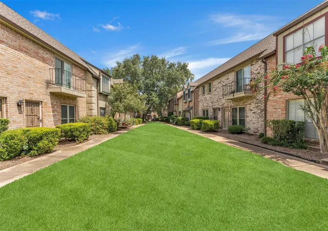 5th image of 14723 Barryknoll Ln #99, Houston, TX 77079 | MLS# 16618571