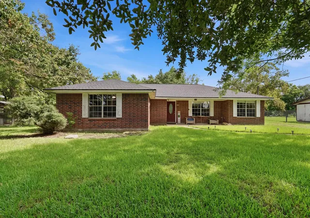 Photo 1 of Single family home for sale at 5040 County Rd 31, Angleton, TX 77515 | MLS# 84699232 | Listing updated on 2026-09-28