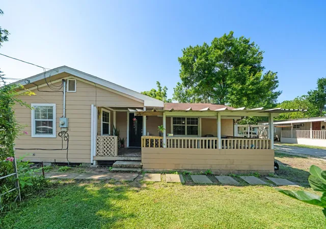Listing Photo 4 - Condo for sale in building located at 230 Busch St, Houston, TX 77060