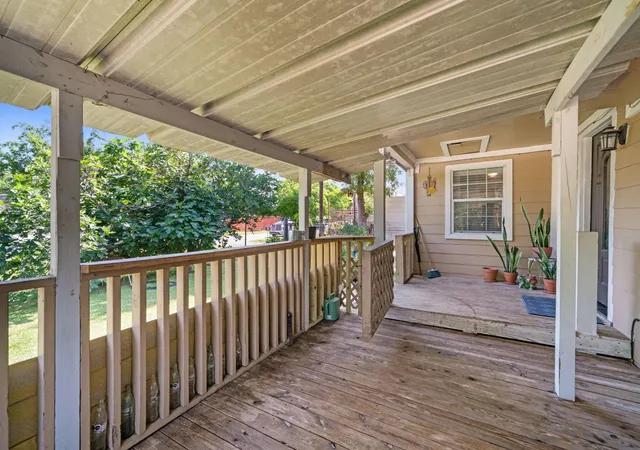 Listing Photo 5 - Condo for sale in building located at 230 Busch St, Houston, TX 77060