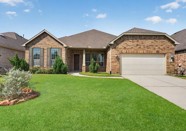 Photo 2 of Single family home for sale at 230 Kimblewick Wy, The Woodlands, TX 77382 | MLS# 25424625 | Listing updated on 2026-09-15