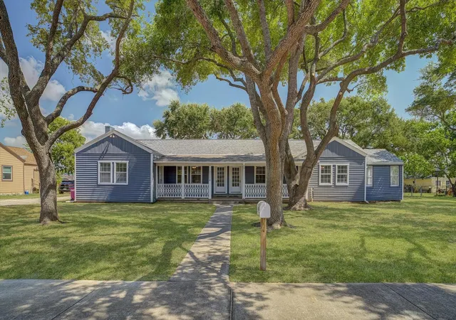 Photo 1 of Single family home for sale at 1114 W 5th St, Freeport, TX 77541 | MLS# 72313610 | Listing updated on 2026-09-19