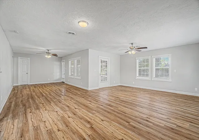 Photo 4 of Single family home for sale at 1114 W 5Th St, Freeport, TX 77541 | MLS# 72313610 | Listing updated on 2026-09-19