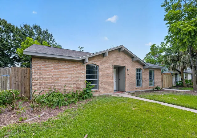 Photo 2 of Single family home for sale at 706 Buoy Rd, Houston, TX 77062 | MLS# 16062966 | Listing updated on 2026-09-21