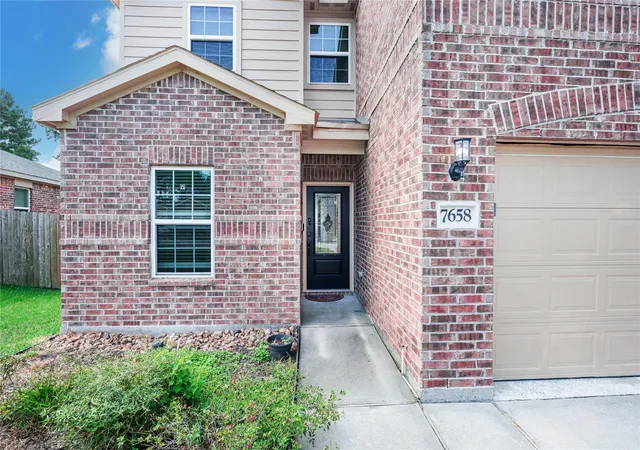 Photo 3 of Single family home for sale at 7658 Dragon Pearls Ln, Conroe, TX 77304 | MLS# 97942991 | Listing updated on 2026-09-06